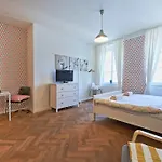 Apartments Hollareum